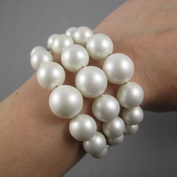 Vintage Jewelry - New Vintage Matte Faux Pearl Bracelet